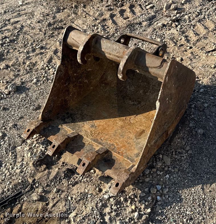 image for item EM2370 Bobcat excavator bucket