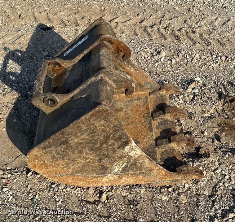 image for item EM2370 Bobcat excavator bucket