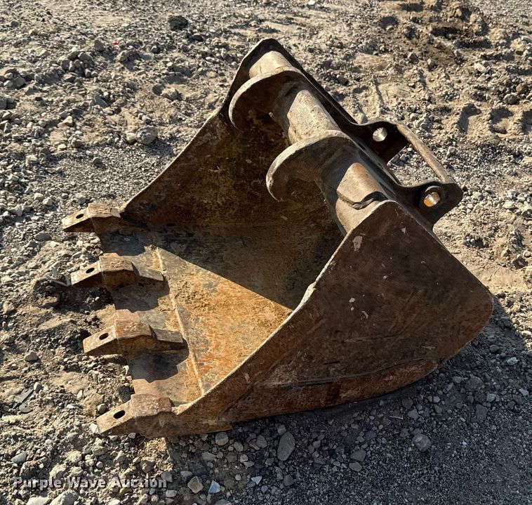 image for item EM2370 Bobcat excavator bucket