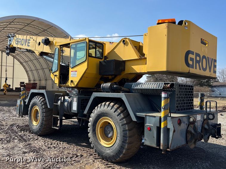 image for item EM5052 2005 Grove RT600E crane
