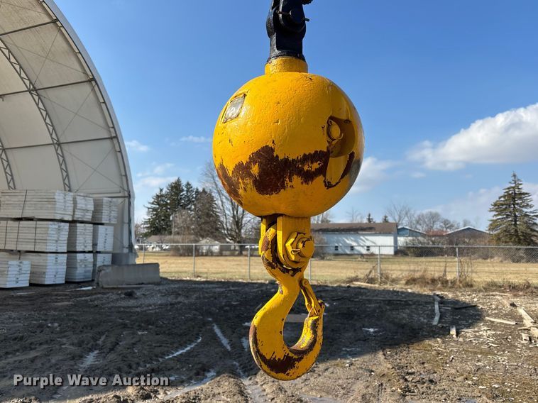 image for item EM5052 2005 Grove RT600E crane