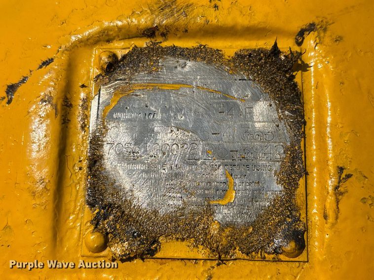 image for item EM5052 2005 Grove RT600E crane