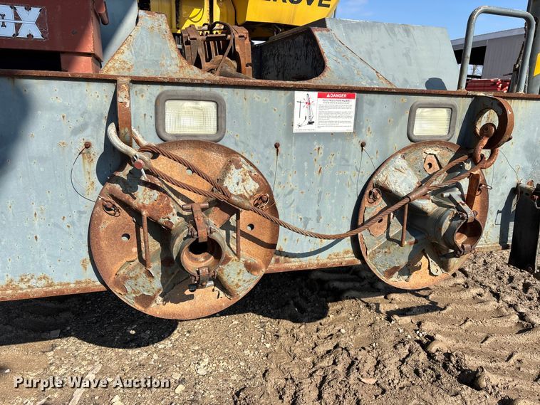 image for item EM5052 2005 Grove RT600E crane