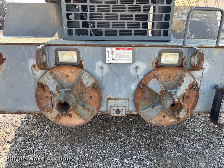 image for item EM5052 2005 Grove RT600E crane