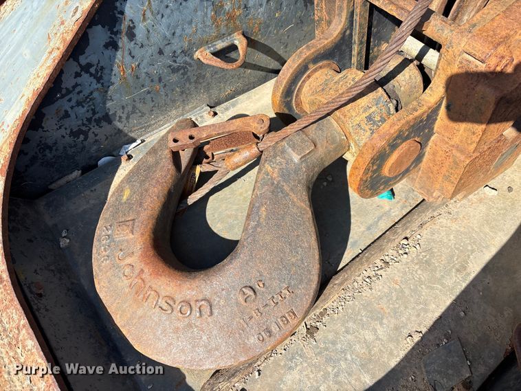 image for item EM5052 2005 Grove RT600E crane