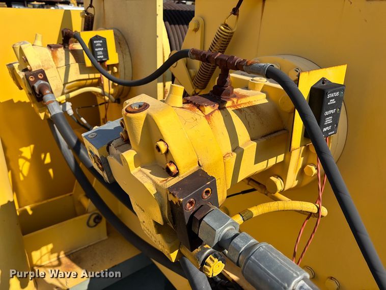 image for item EM5052 2005 Grove RT600E crane