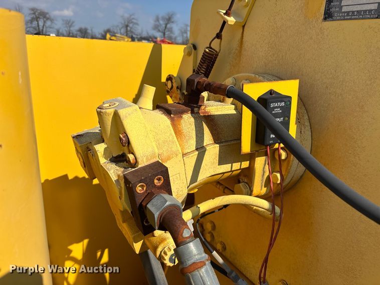 image for item EM5052 2005 Grove RT600E crane