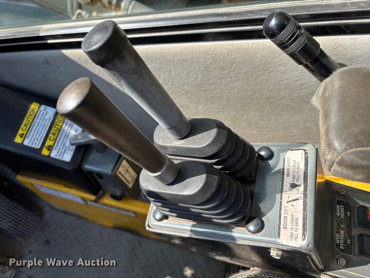 image for item EM5052 2005 Grove RT600E crane