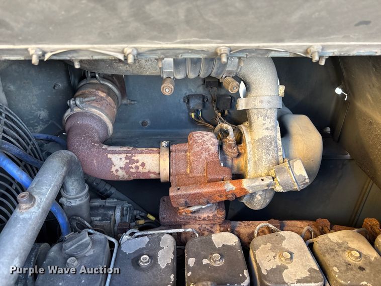 image for item EM5052 2005 Grove RT600E crane