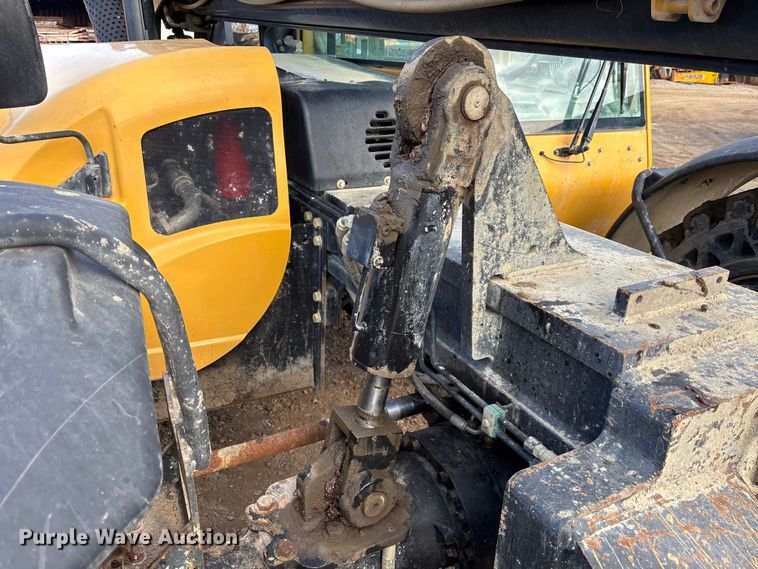 image for item EM5053 2010 Caterpillar TL1055 telehandler