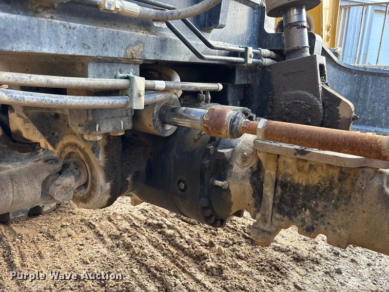 image for item EM5053 2010 Caterpillar TL1055 telehandler