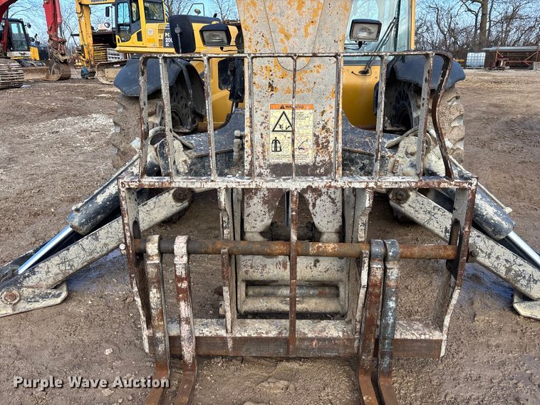 image for item EM5053 2010 Caterpillar TL1055 telehandler