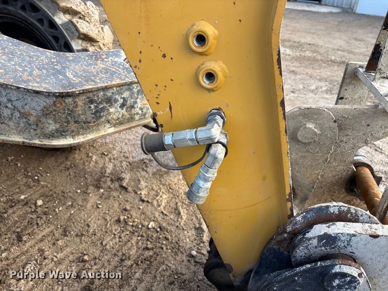 image for item EM5053 2010 Caterpillar TL1055 telehandler