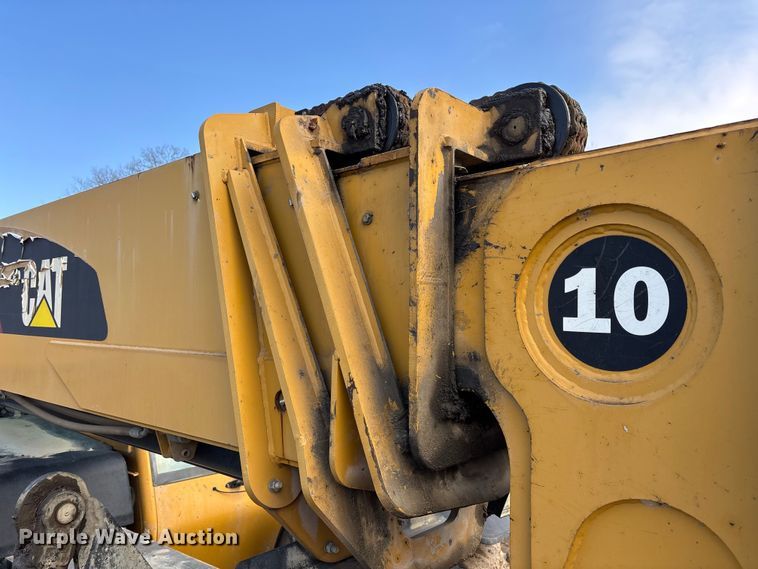 image for item EM5053 2010 Caterpillar TL1055 telehandler