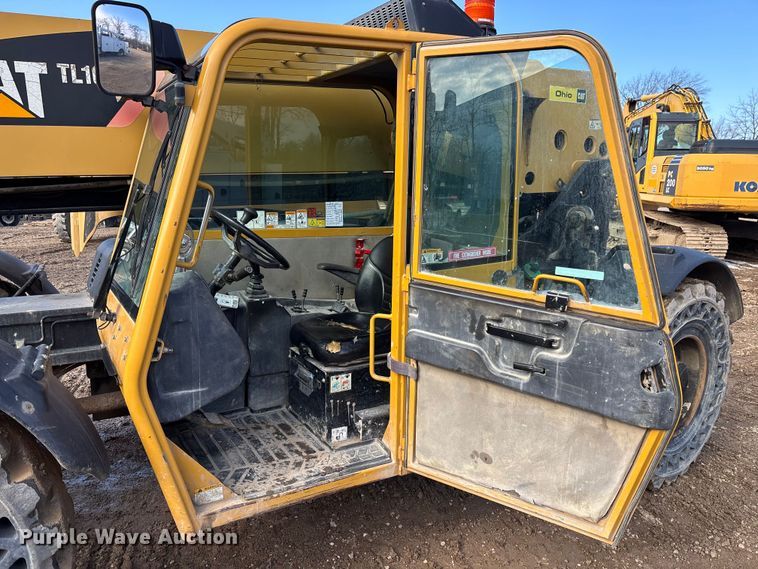 image for item EM5053 2010 Caterpillar TL1055 telehandler