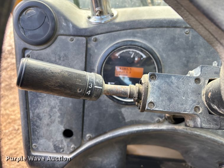 image for item EM5053 2010 Caterpillar TL1055 telehandler