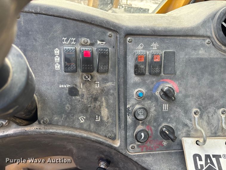 image for item EM5053 2010 Caterpillar TL1055 telehandler