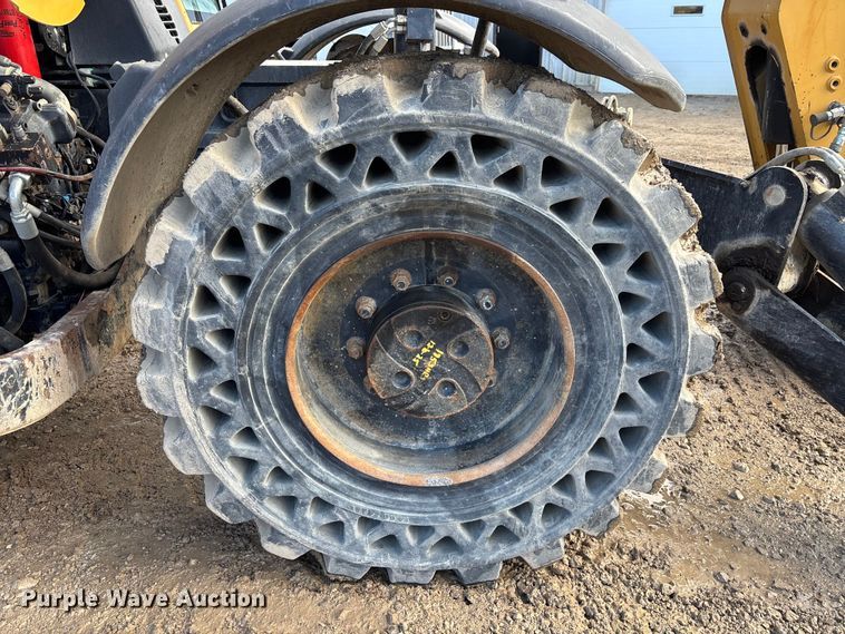 image for item EM5053 2010 Caterpillar TL1055 telehandler