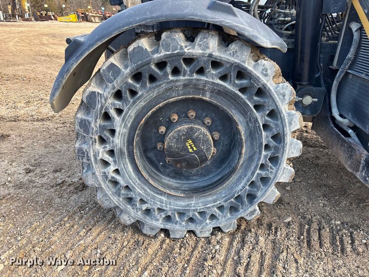 image for item EM5053 2010 Caterpillar TL1055 telehandler