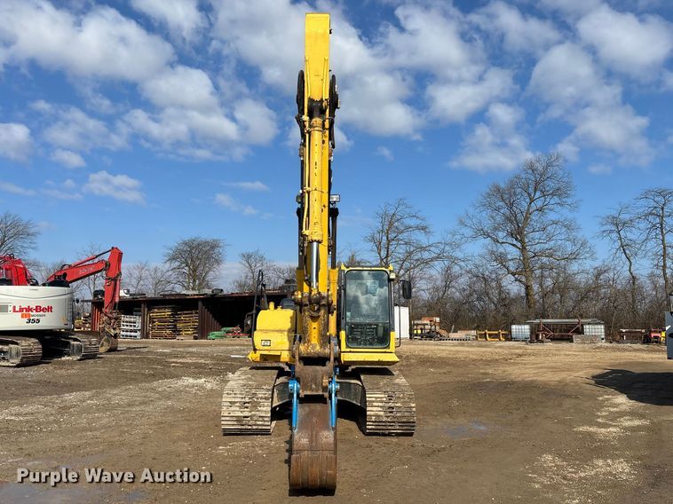 image for item EM5056 2011 Komatsu PC200LC-8 excavator