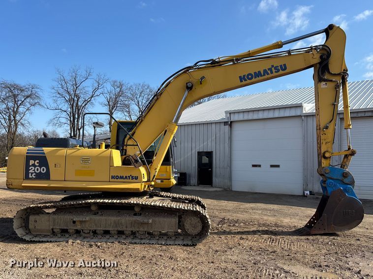 image for item EM5056 2011 Komatsu PC200LC-8 excavator