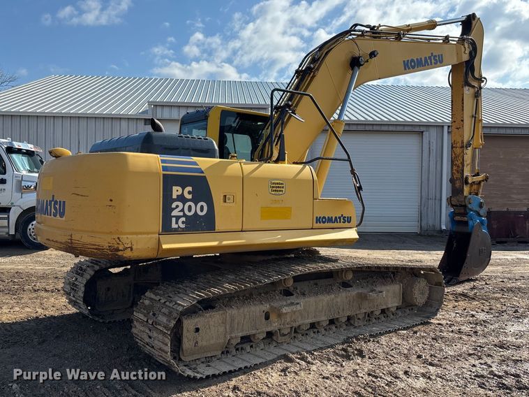 image for item EM5056 2011 Komatsu PC200LC-8 excavator