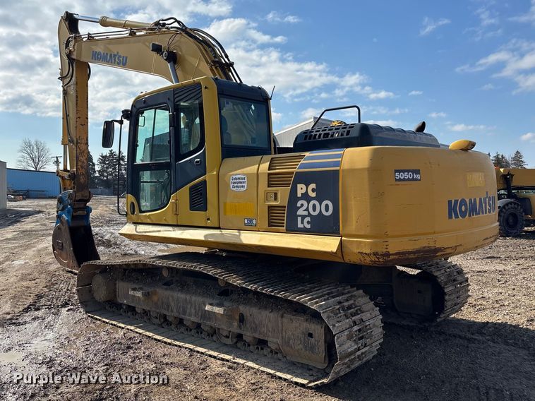 image for item EM5056 2011 Komatsu PC200LC-8 excavator