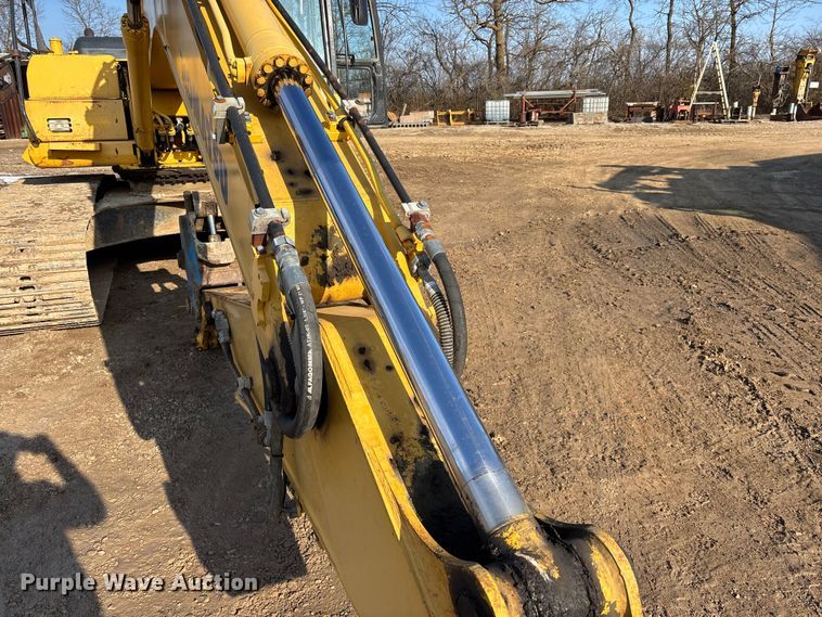 image for item EM5056 2011 Komatsu PC200LC-8 excavator