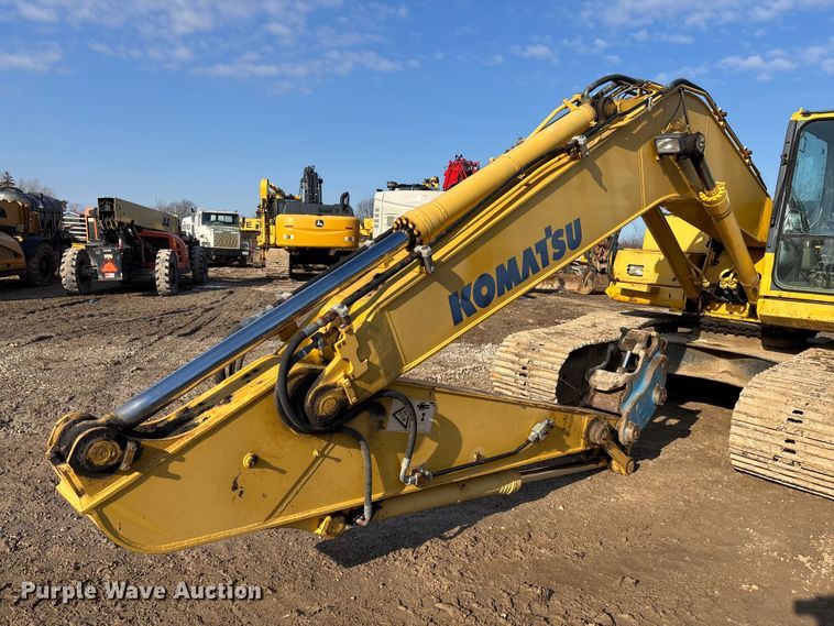image for item EM5056 2011 Komatsu PC200LC-8 excavator