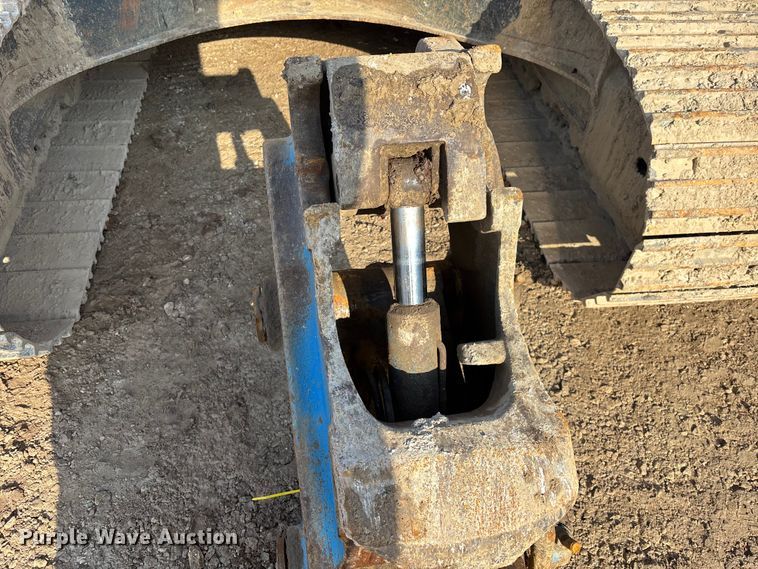 image for item EM5056 2011 Komatsu PC200LC-8 excavator