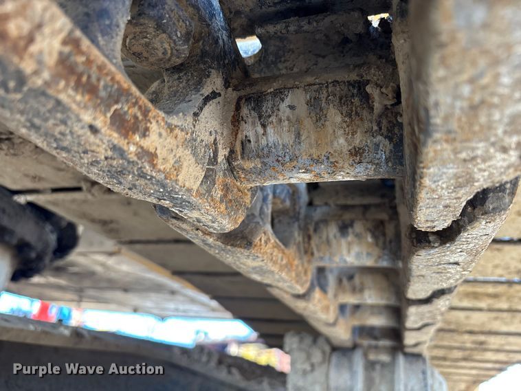 image for item EM5056 2011 Komatsu PC200LC-8 excavator