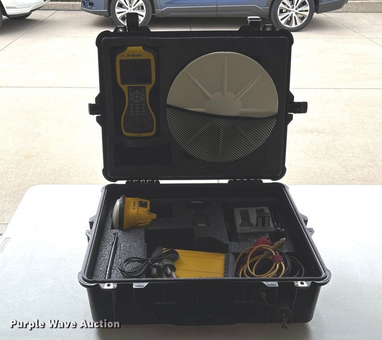 image for item EM6199 Trimble surveying equipment