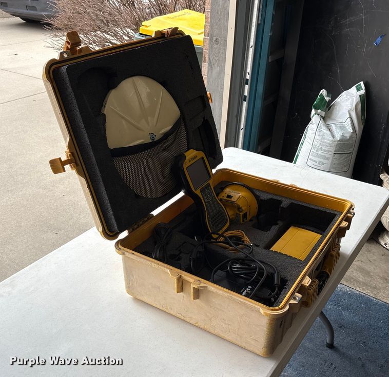 image for item EM6200 Trimble GPS equipment