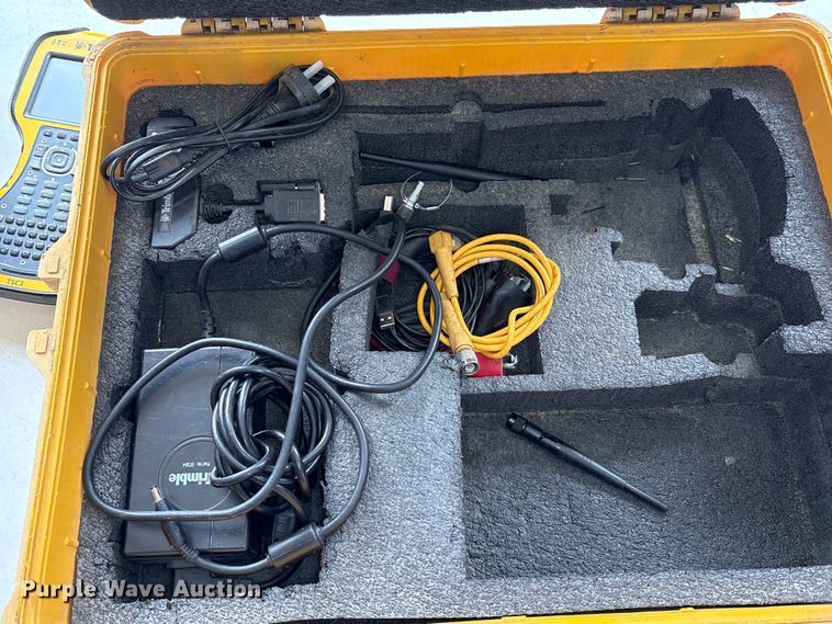 image for item EM6200 Trimble GPS equipment