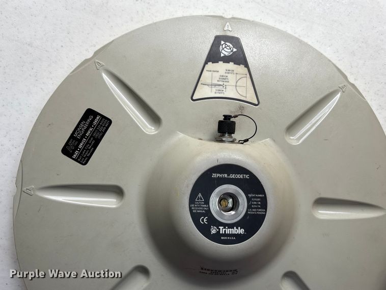 image for item EM6200 Trimble GPS equipment