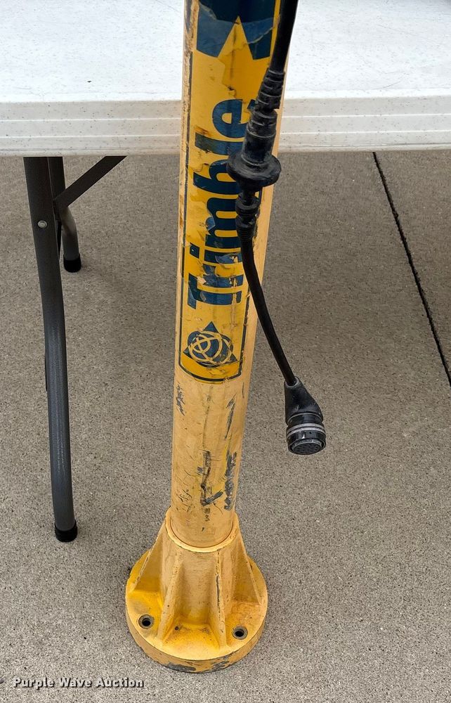 image for item EM6201 Trimble GCS 900 GPS equipment