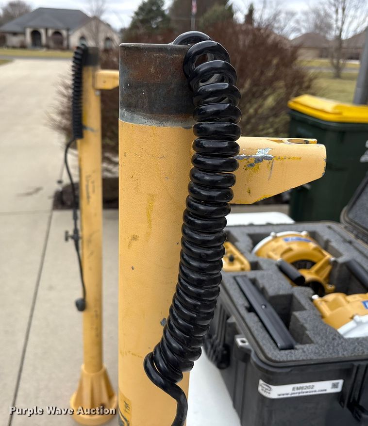 image for item EM6202 Trimble GCS 900 GPS equipment