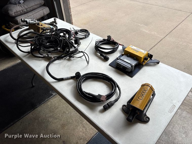 image for item EM6203 Trimble GPS equipment