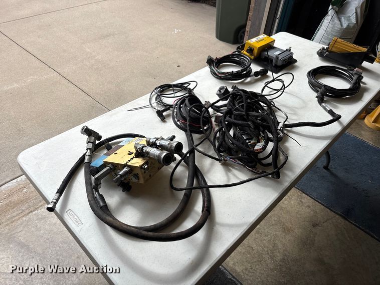 image for item EM6203 Trimble GPS equipment