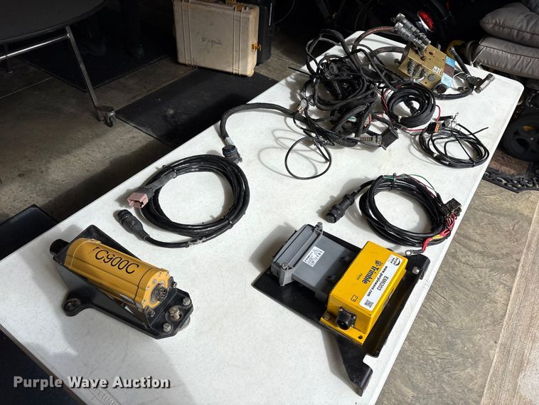 image for item EM6203 Trimble GPS equipment