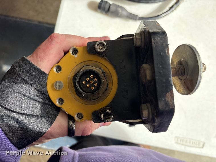 image for item EM6203 Trimble GPS equipment