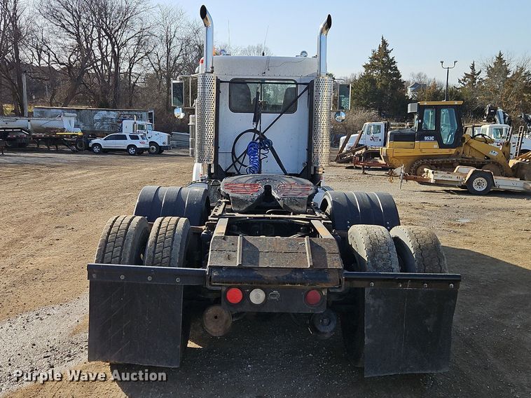 image for item EO7017 2000 Kenworth W900 semi truck