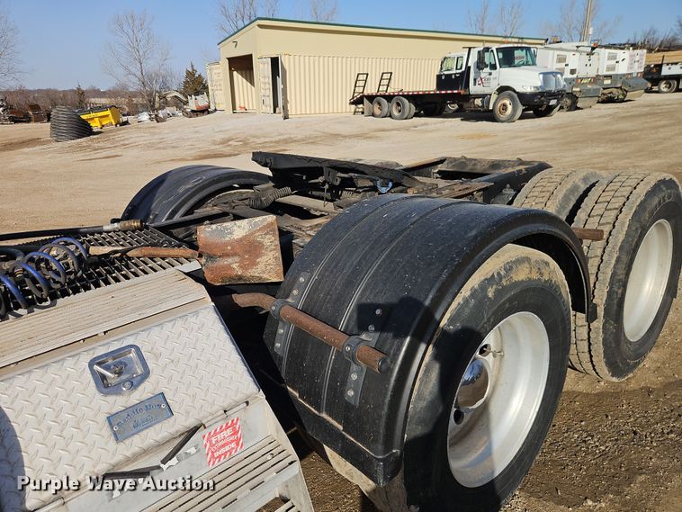 image for item EO7017 2000 Kenworth W900 semi truck