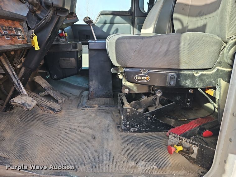 image for item EO7017 2000 Kenworth W900 semi truck