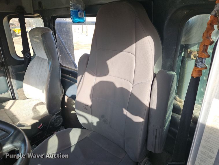 image for item EO7017 2000 Kenworth W900 semi truck