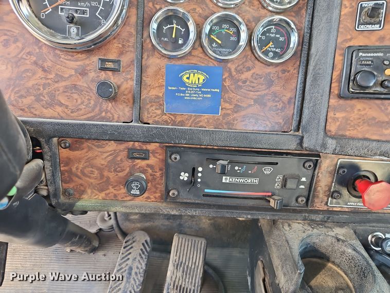image for item EO7017 2000 Kenworth W900 semi truck