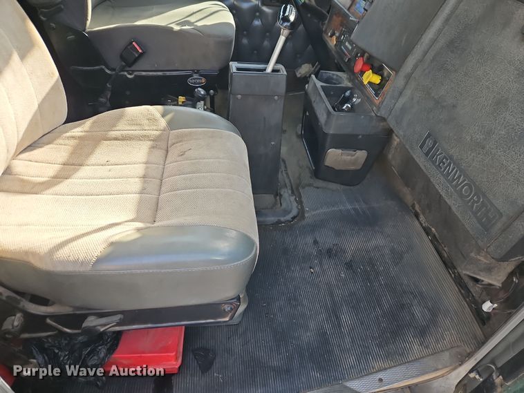 image for item EO7017 2000 Kenworth W900 semi truck