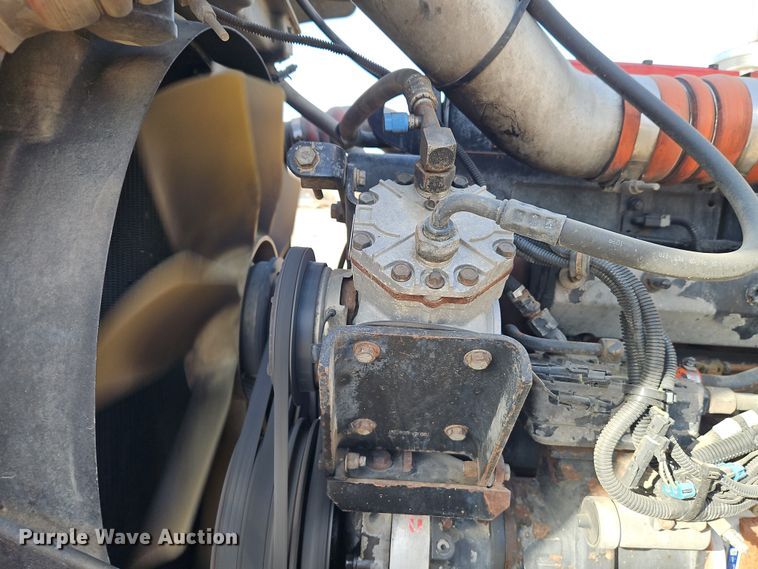 image for item EO7017 2000 Kenworth W900 semi truck