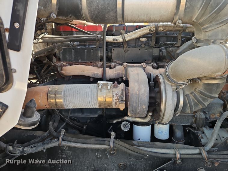 image for item EO7017 2000 Kenworth W900 semi truck