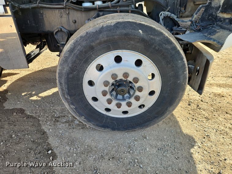 image for item EO7017 2000 Kenworth W900 semi truck